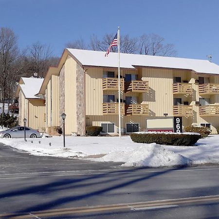 Iron Horse Inn Simsbury Exterior foto